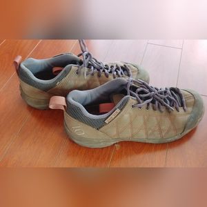 Five Ten Guide Tennie approach shoes women's size 7